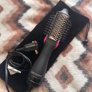 Revlon One-Step Volumizer Original Hair Dryer and Hot Air Brush. Only used once!